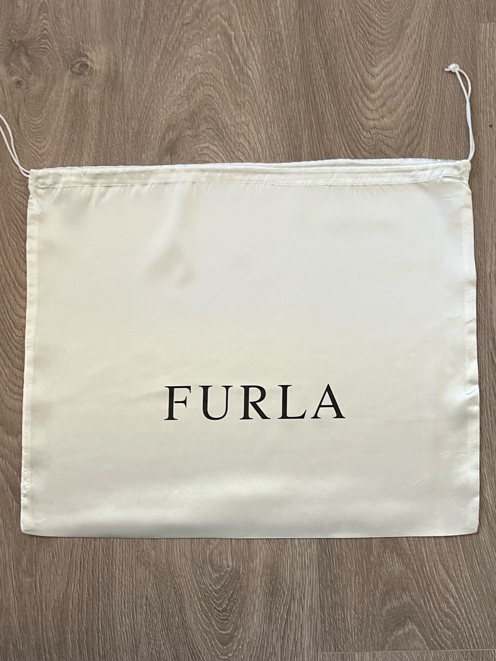 Furla dust bag (C252)